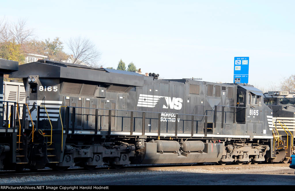 NS 8165